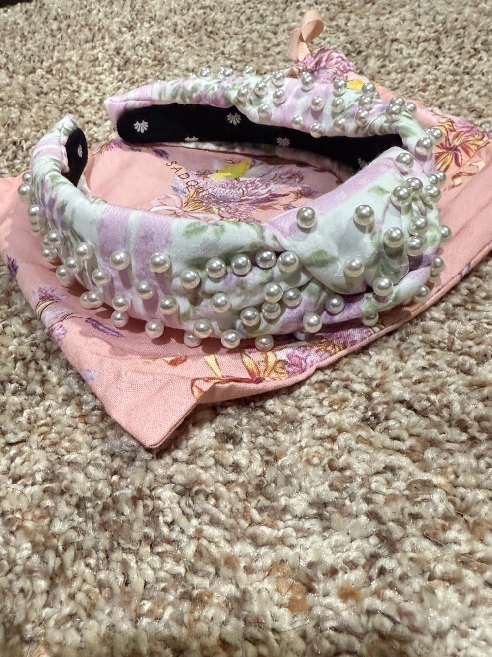 Lele Sadoughi X LoveShackFancy
Pearl Knotted Headband - Picture 2 of 7